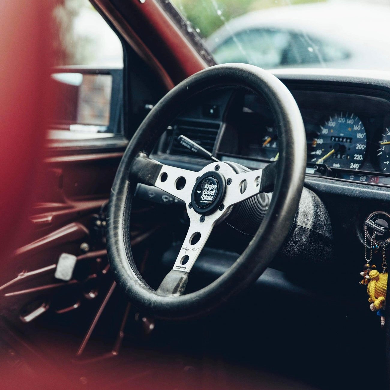 CHECKPOINT Enjoy Good Taste Horn Button